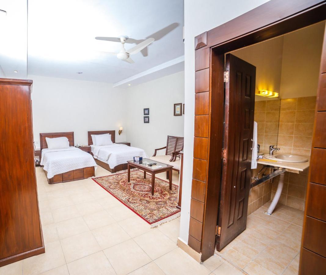 Vip House Hotel Peshawar Exterior foto