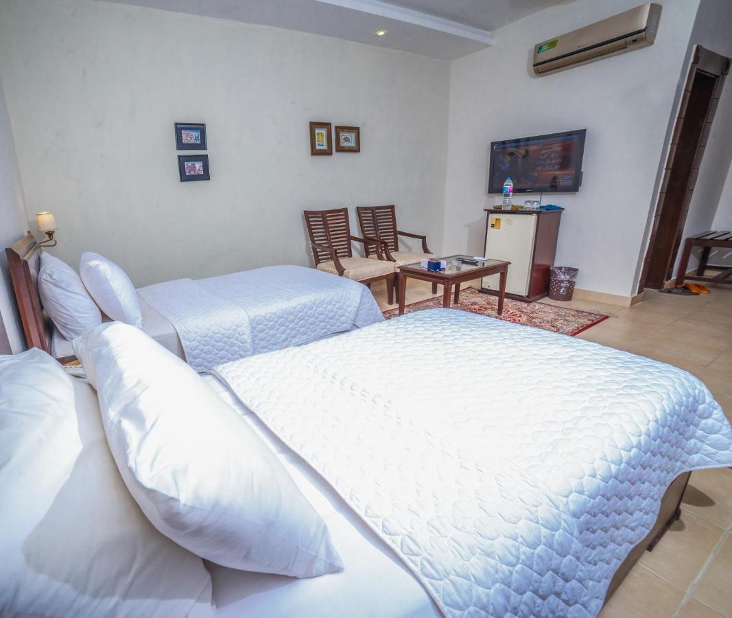 Vip House Hotel Peshawar Exterior foto