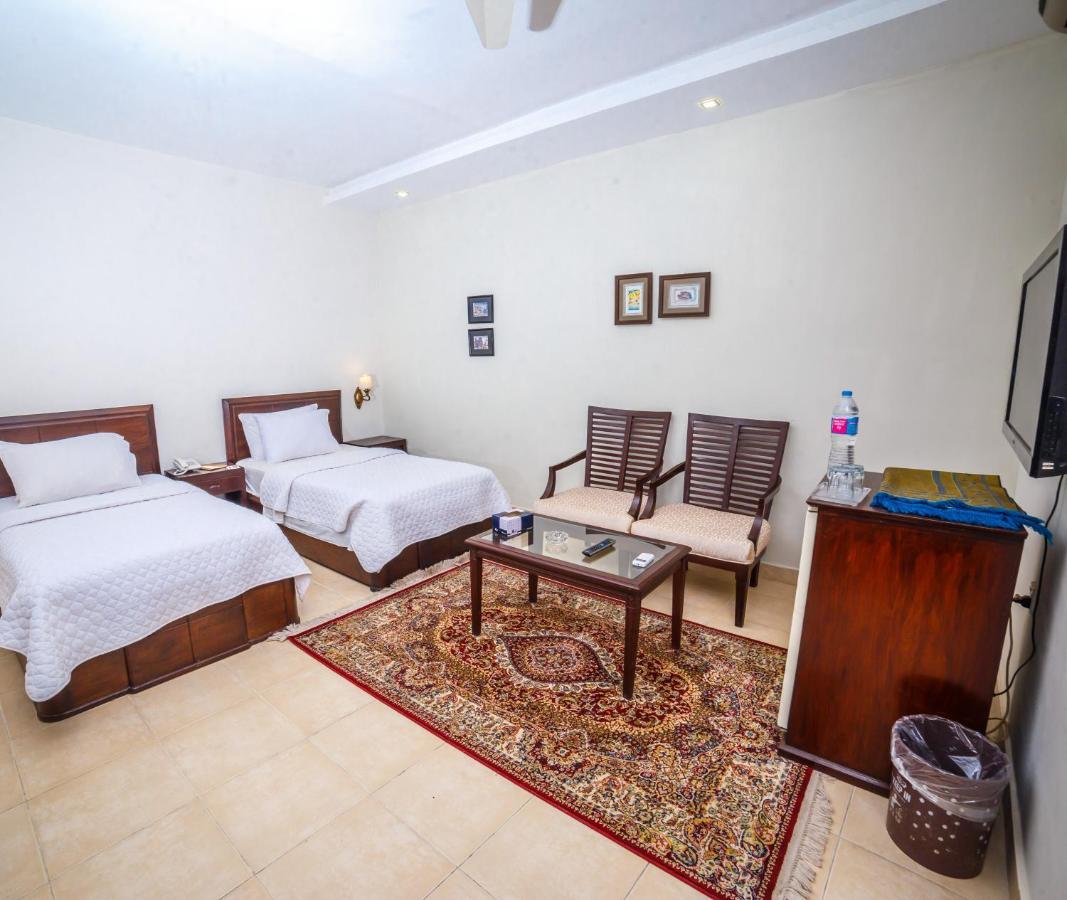 Vip House Hotel Peshawar Exterior foto