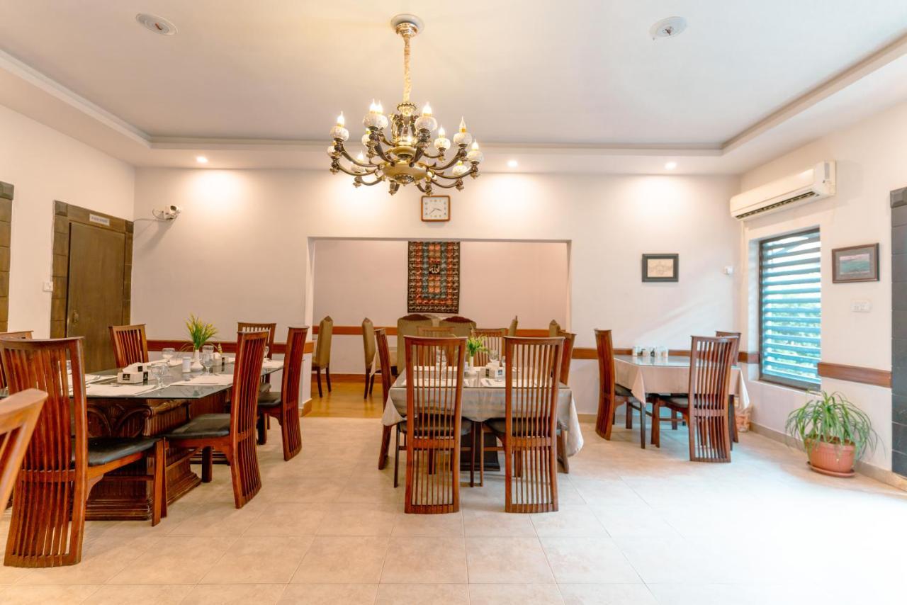 Vip House Hotel Peshawar Exterior foto