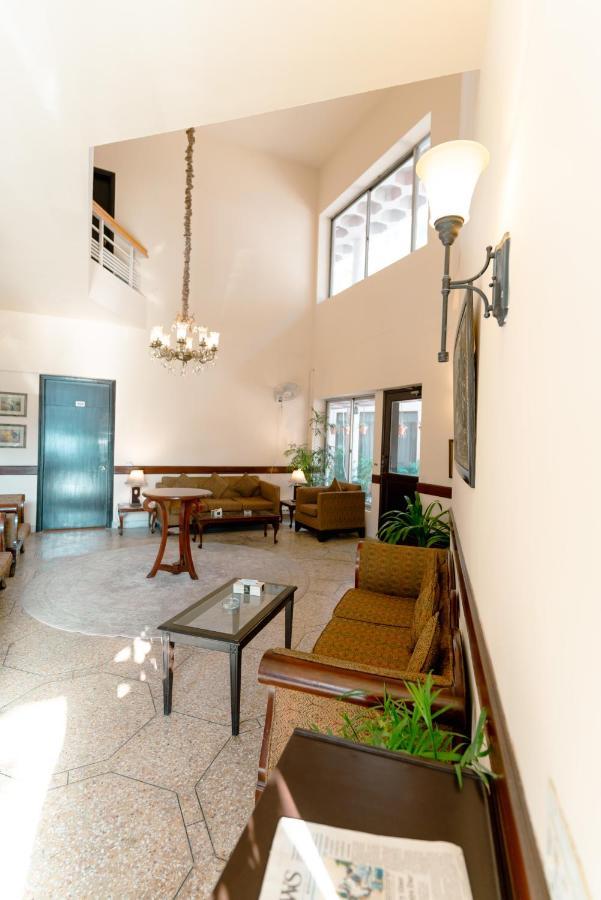 Vip House Hotel Peshawar Exterior foto