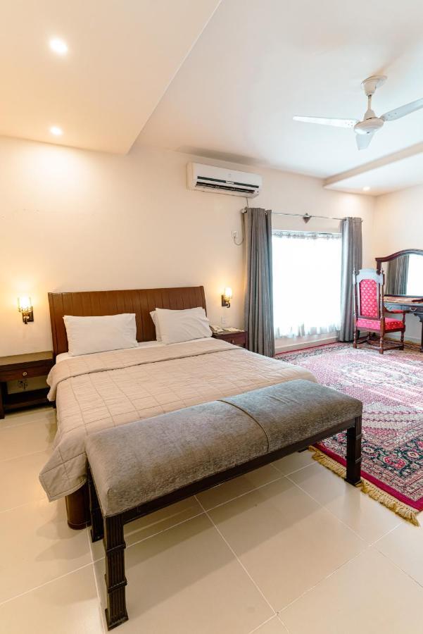 Vip House Hotel Peshawar Exterior foto